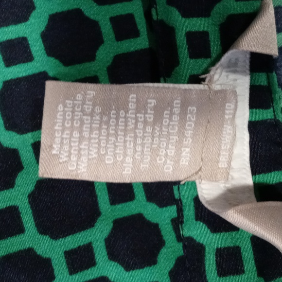 💚Banana Republic💚 - Green/Navy Geometric Pattern Sleeveless Top - Picture 7 of 9